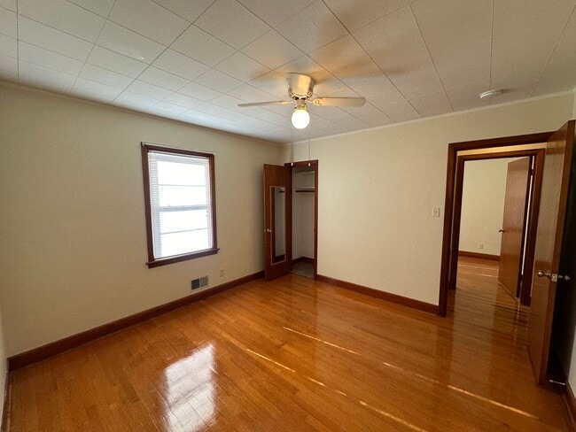 Building Photo - Spacious brick house in Lynchburg!