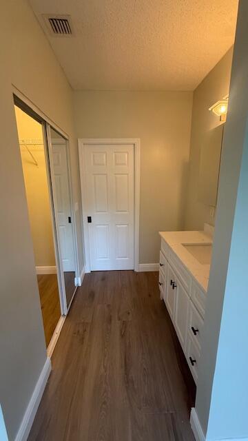 Building Photo - 10709 Pelican Dr