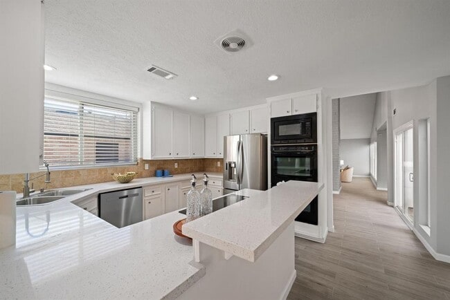 Building Photo - 11422 Lakeside Pl Dr