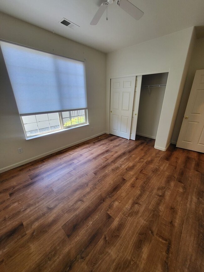Building Photo - 1267 Quail Run Dr