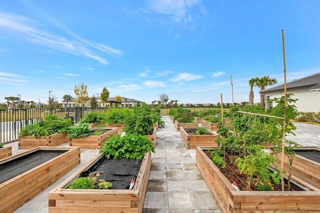 Building Photo - 12347 SW Compass Pt Dr