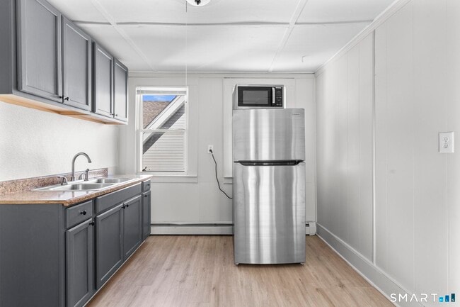 Building Photo - 66 Atwater St