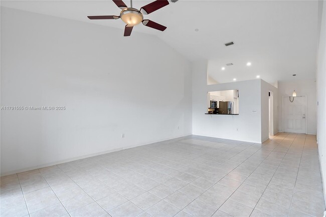 Building Photo - 2561 E Aragon Blvd