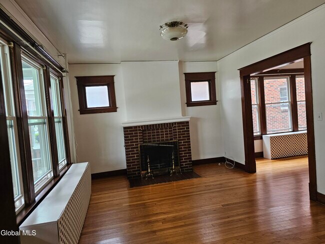 Building Photo - 28 Arcadia Ave