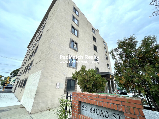 Building Photo - 85 Broad St