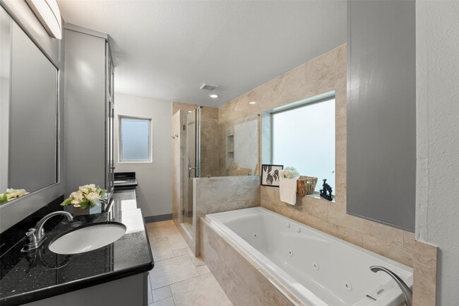 Building Photo - 14115 River Forest Dr