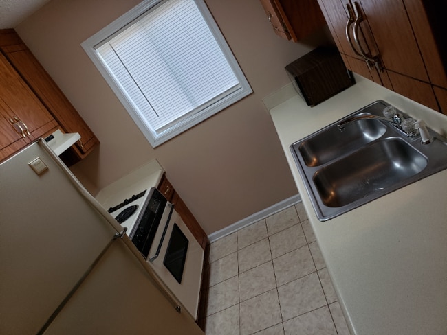 Building Photo - 155 Candlebrook Dr