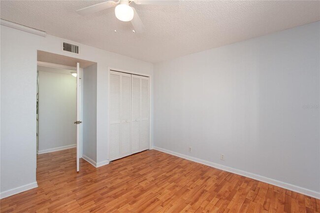 Building Photo - 255 Dolphin Point