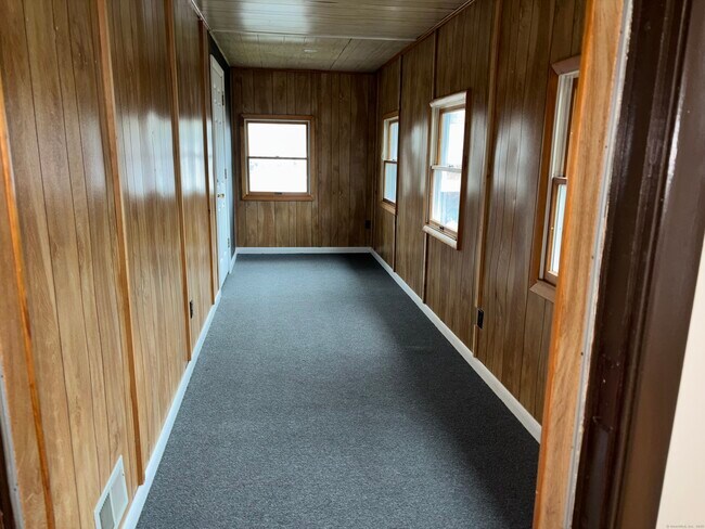 Building Photo - 49 N Harbor St