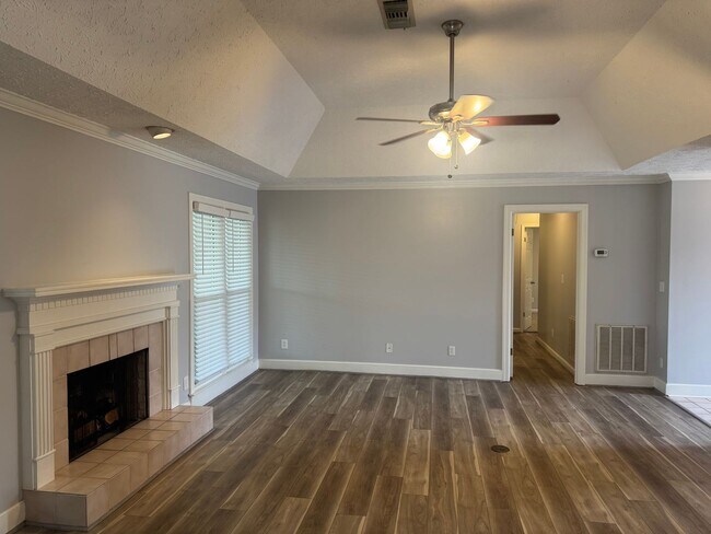 Building Photo - A Great Place to Call Home