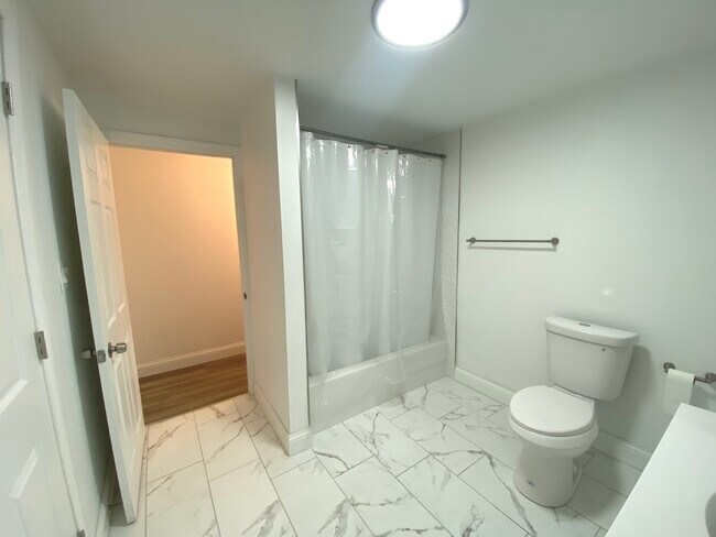 Building Photo - 10S401 Carrington Cir