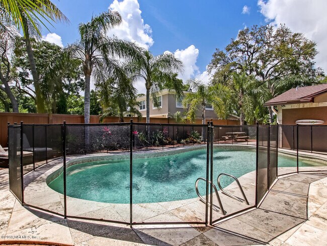 Building Photo - 88 Oakwood Rd