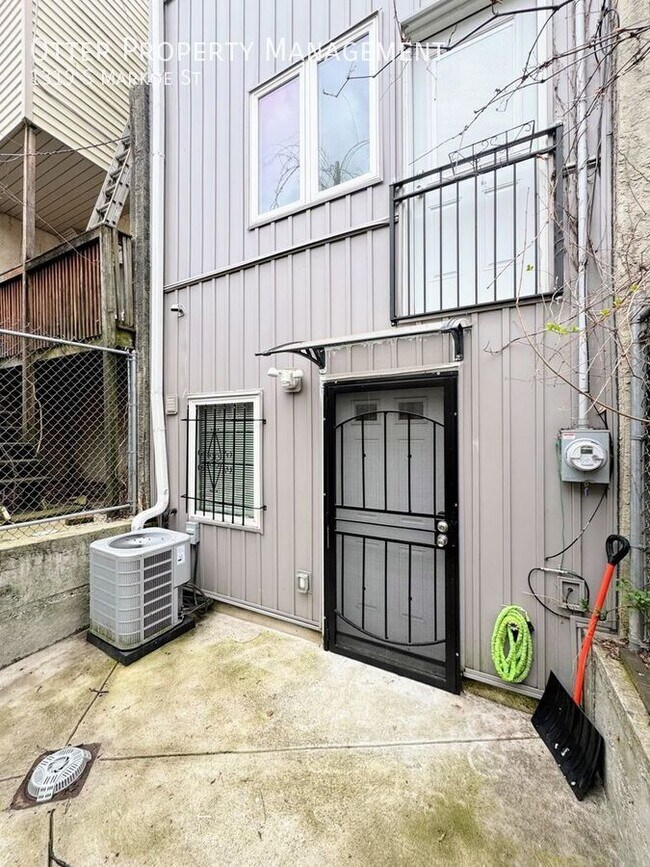 Building Photo - 1319 S Markoe St