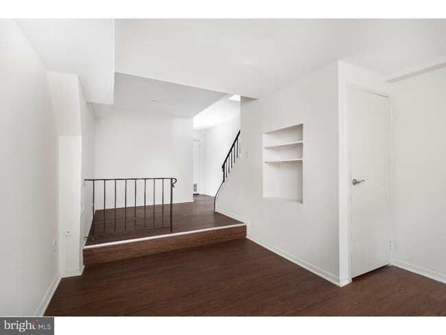 Building Photo - 2031 South St