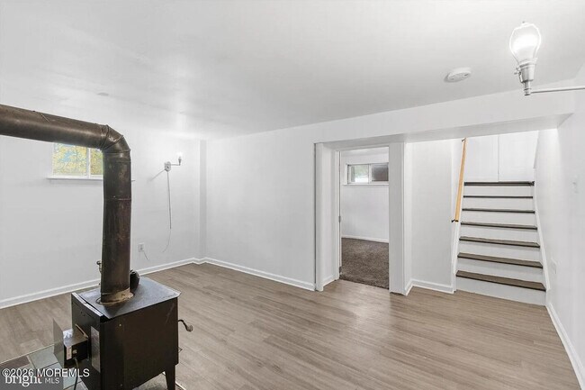 Building Photo - 42 Monroe Ave