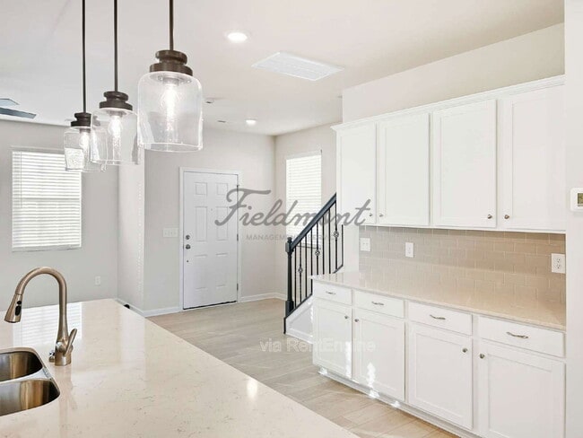 Building Photo - 209 Stammer Ln