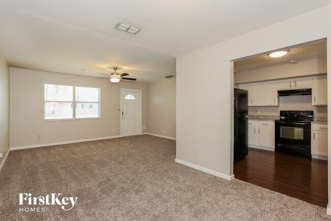 Building Photo - 262 Claudia Dr