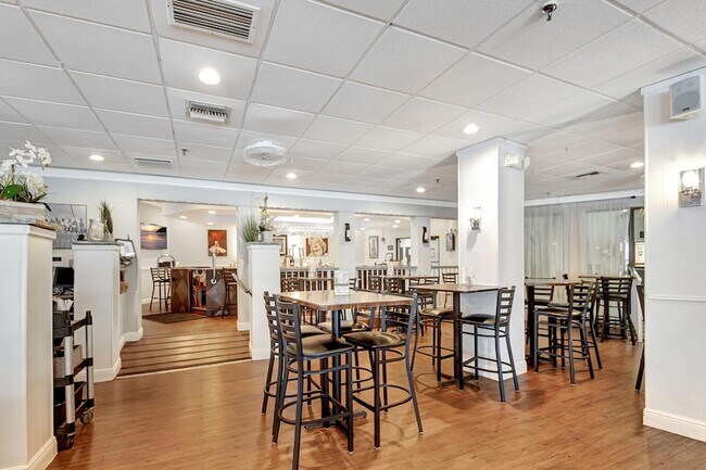 Building Photo - 3425 Via Poinciana