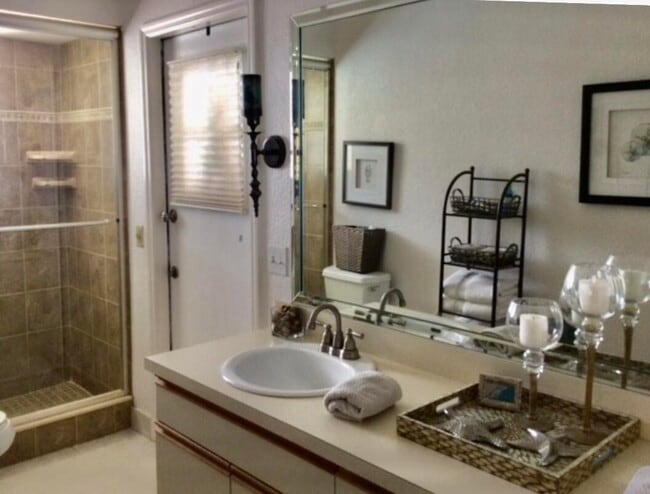 Building Photo - 10758 Cypress Bend Dr