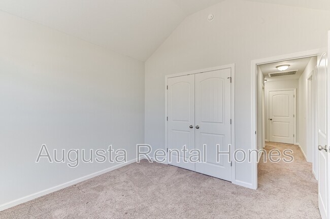 Building Photo - 2562 Inverness Dr