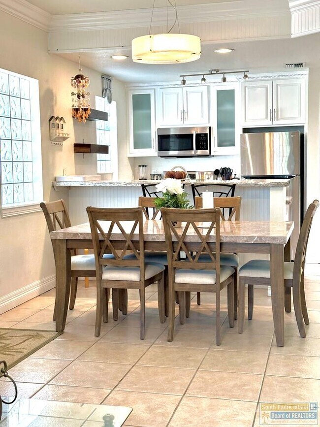 Building Photo - 111 E Polaris Dr