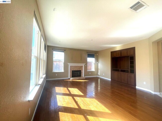 Building Photo - 1669 Marina Way