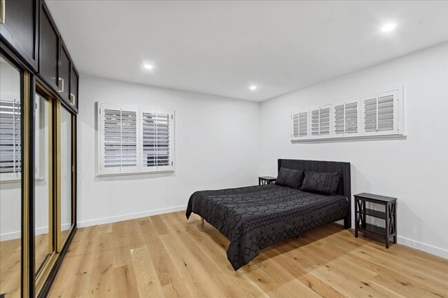 Building Photo - 16800 Bollinger Dr