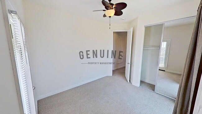 Building Photo - Spacious 3Bd 2.5Ba 2 Story Home w/ Fabulou...