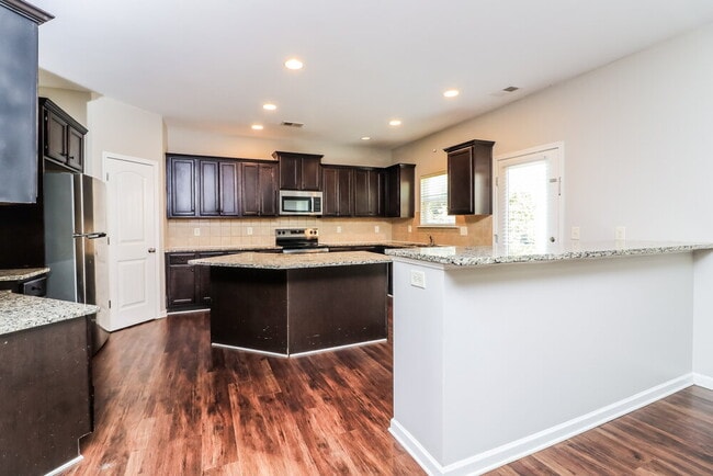 Building Photo - 119 Cessna Dr