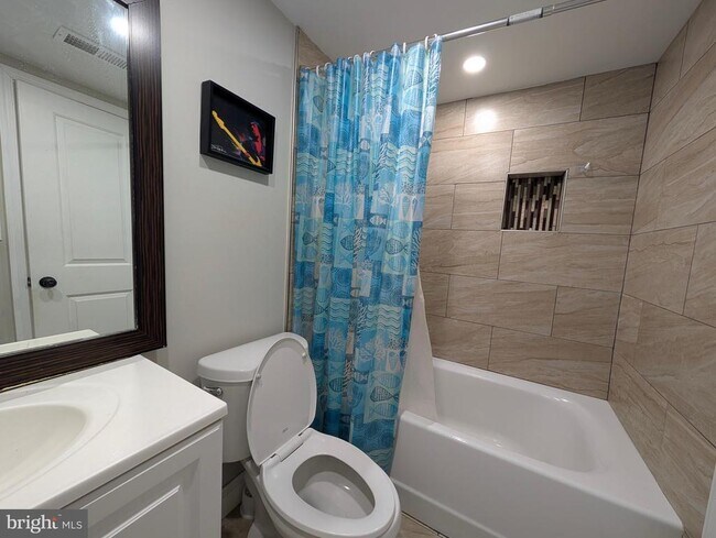 Building Photo - 7410 Long Pine Dr