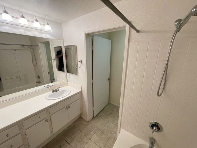 Building Photo - Beautiful 2nd Story 2 Bed 2 Bath House in Chula Vista