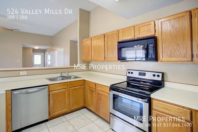 Building Photo - 524 Valley Mills Dr