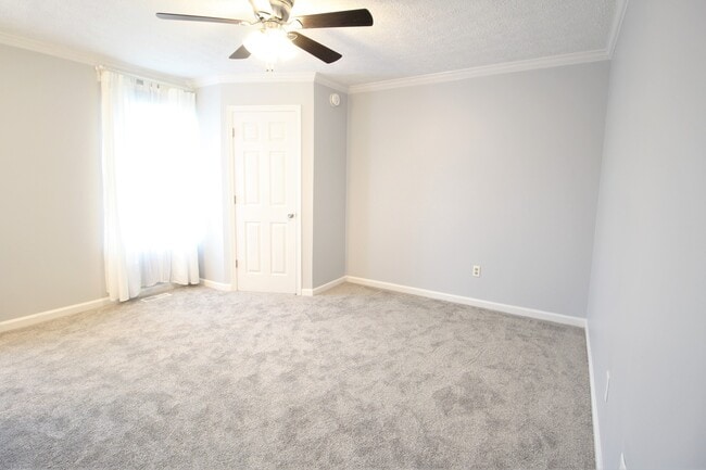 Building Photo - Renovated Single Family Home in the Heart ...