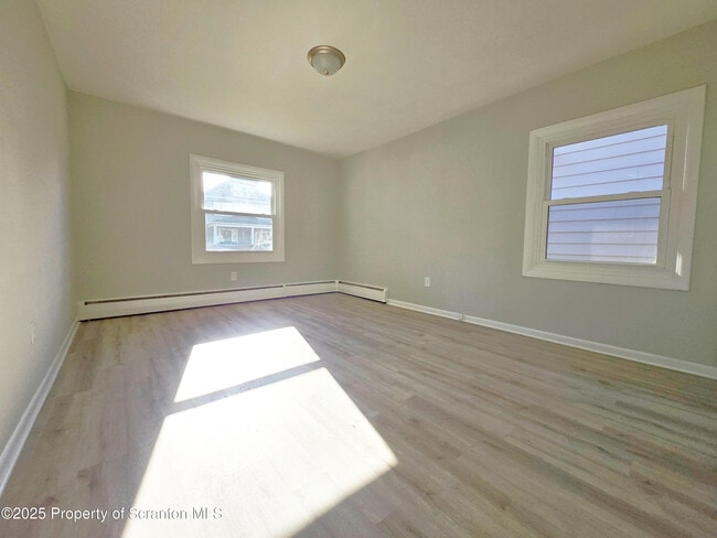 Building Photo - 285 Lyndwood Ave