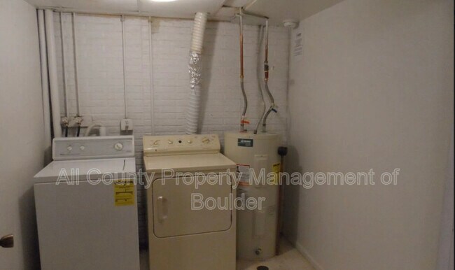 Building Photo - 841 Crisman Dr