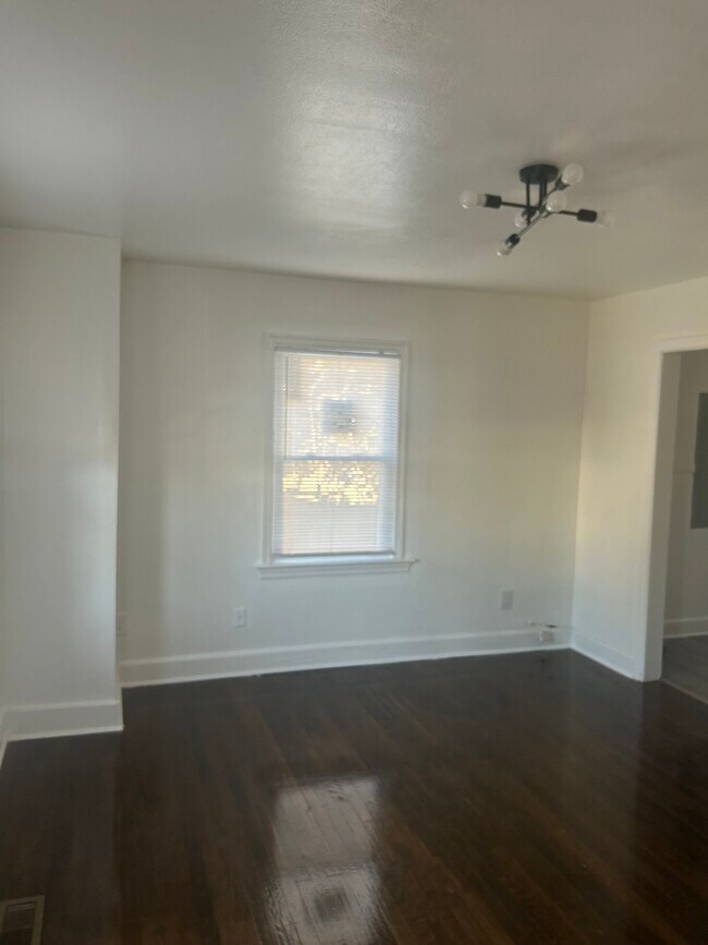 Building Photo - 954 14th St