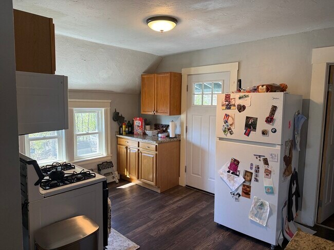 Building Photo - 5 Arbor Vitae St