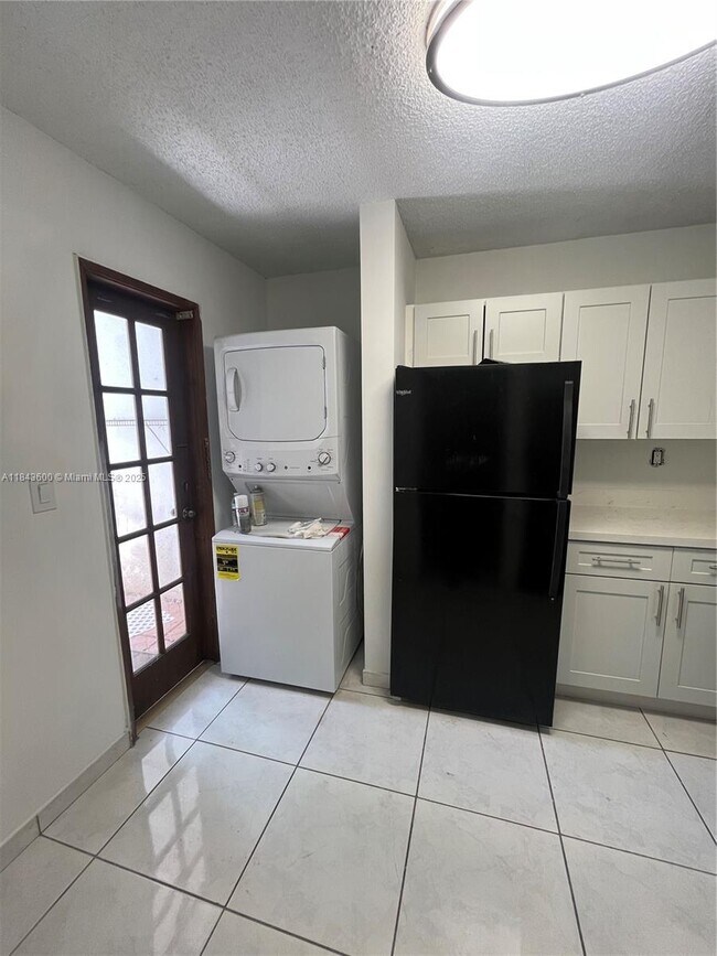 Building Photo - 7430 SW 153rd Pl