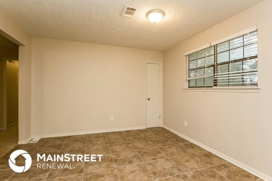 Building Photo - 5845 S Quail Dr