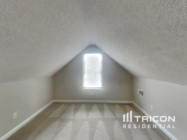 Building Photo - 4108 Lake Summit Ct