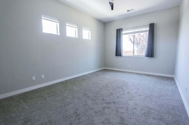 Building Photo - Granville - 3 bedroom home