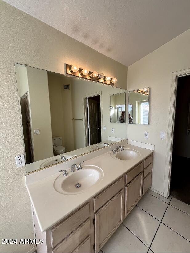 Building Photo - 1831 W Derringer Way