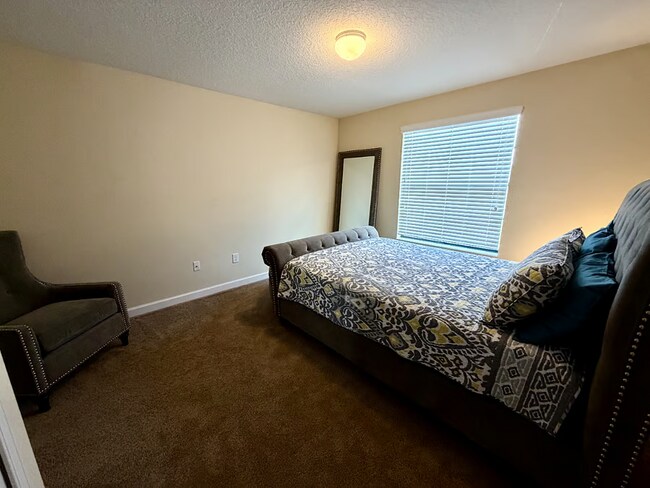 Building Photo - 3,261 SF Fully Furnished 5-Bed Gem | Just Bring Your Suitcase!