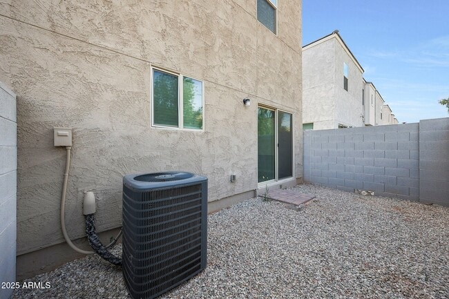Building Photo - 8323 N 22nd Dr