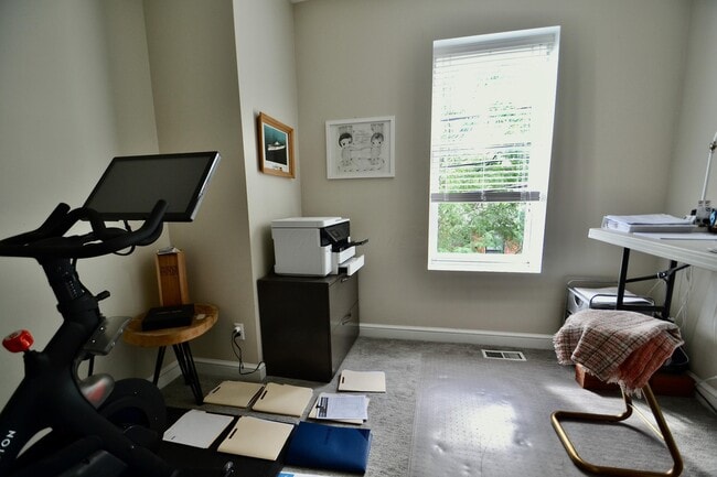 Building Photo - 258 Jackson St