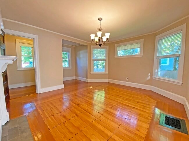 Building Photo - 24 Bowdoin St