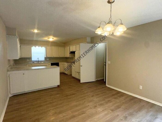 Building Photo - 11629 Kings Cir