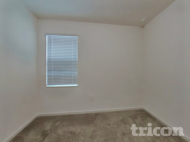 Building Photo - 33658 Sky Blossom Cir