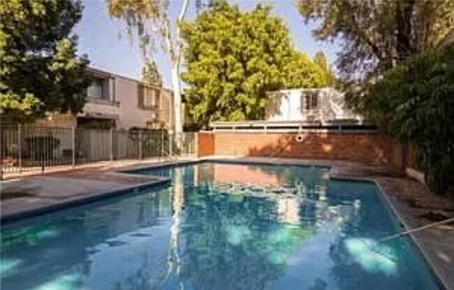 Building Photo - 18620 Hatteras St