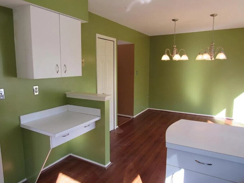 Building Photo - 7734 Chatfield Ln